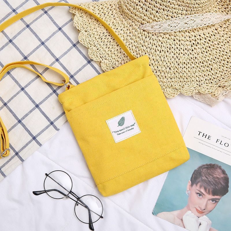 Geantă crossbody din pânză unisex, siluetă verticală pătrată, închidere cu fermoar, buzunar interior cu fermoar, buzunar interior tip patch, două bretele