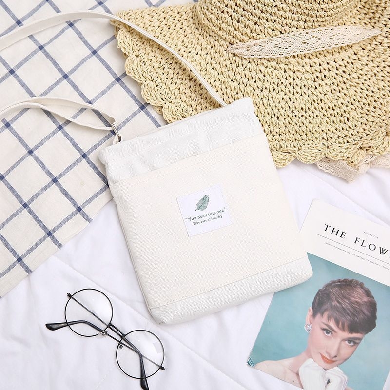 Geantă crossbody din pânză unisex, siluetă verticală pătrată, închidere cu fermoar, buzunar interior cu fermoar, buzunar interior tip patch, două bretele