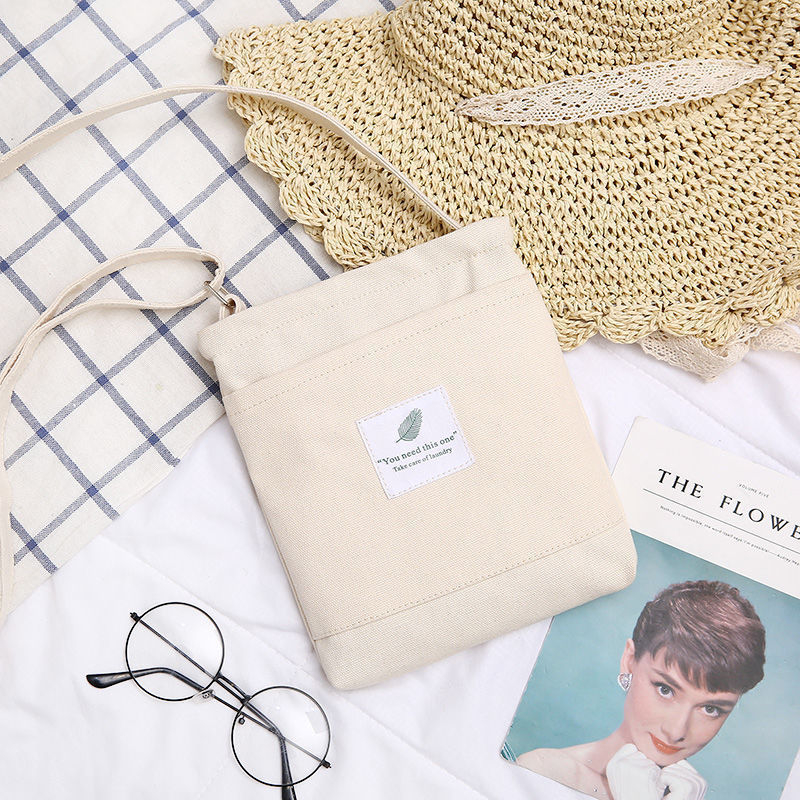 Geantă crossbody din pânză unisex, siluetă verticală pătrată, închidere cu fermoar, buzunar interior cu fermoar, buzunar interior tip patch, două bretele