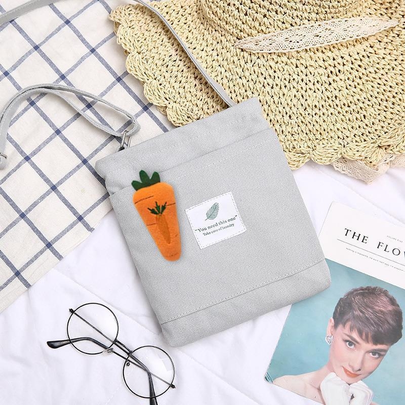 Geantă crossbody din pânză unisex, siluetă verticală pătrată, închidere cu fermoar, buzunar interior cu fermoar, buzunar interior tip patch, două bretele