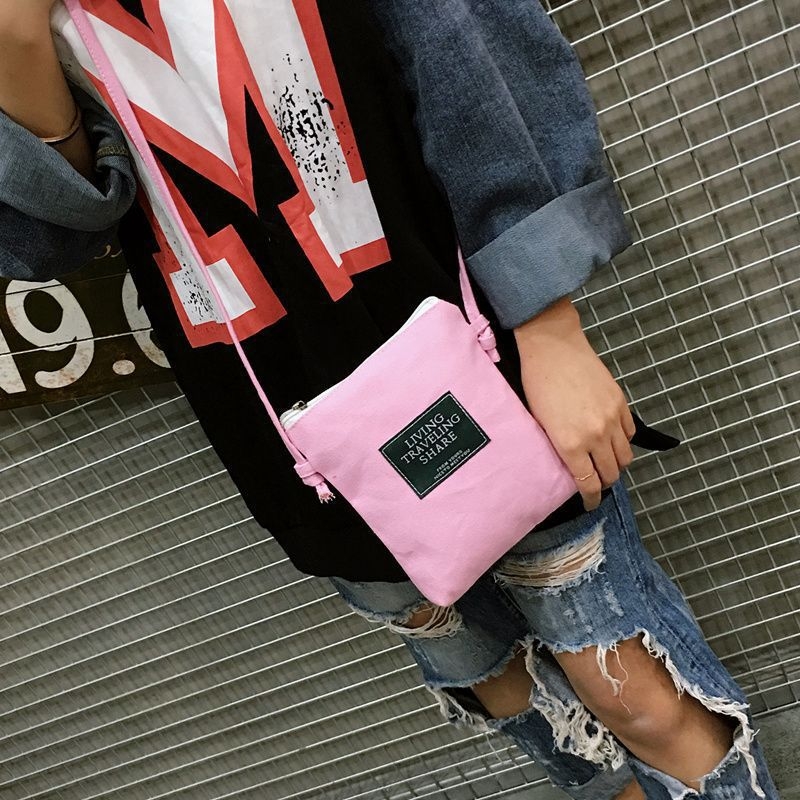 Geantă crossbody din pânză unisex, siluetă verticală pătrată, închidere cu fermoar, buzunar interior cu fermoar, buzunar interior tip patch, două bretele