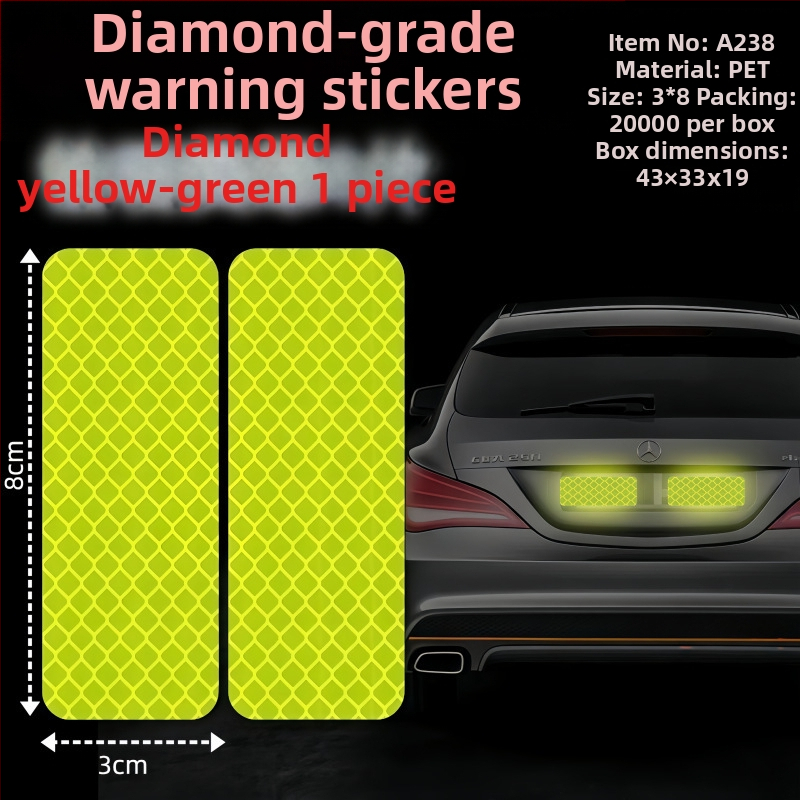 Etichetă reflectorizantă auto - PET, simbol de avertizare, autoadhezivă, potrivită pentru partea frontală, capota, portbagaj, plafon, geamuri și părțile laterale.