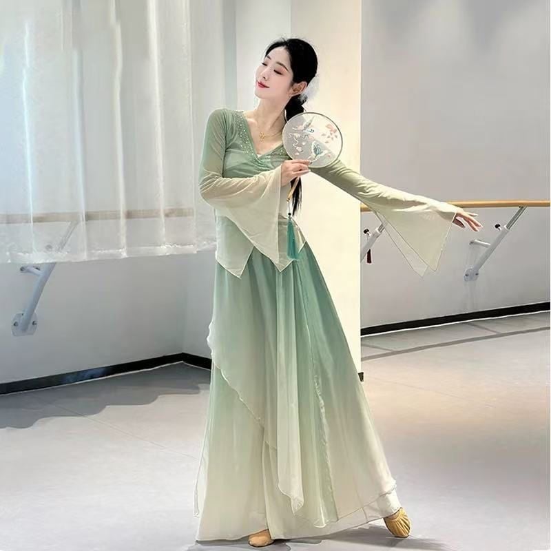 Uniszex klasszikus táncruha készlet Chenille anyagból, 90–95% elasztán és <30% poliészter, néptáncra, 2025 tavasz