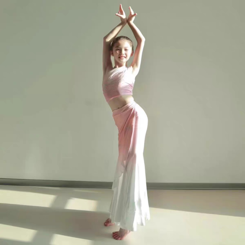 Készlet - Uniszex Spandex színpadi jelmez gyerekeknek, 2025 téli szezon, modell Q623