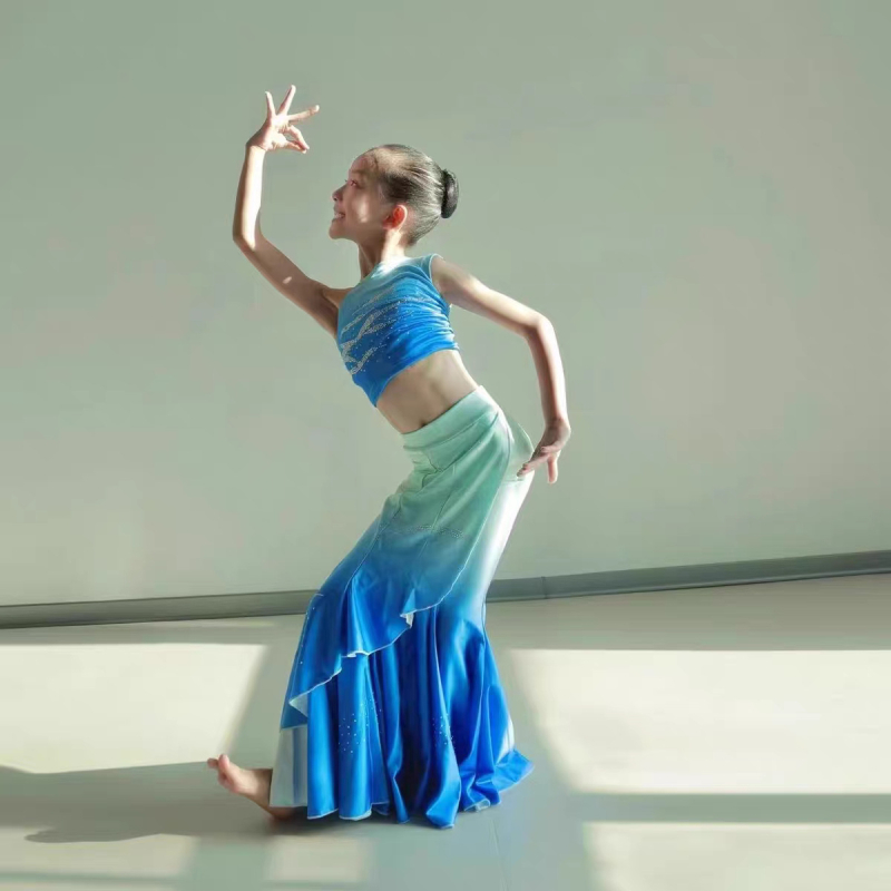 Készlet - Uniszex Spandex színpadi jelmez gyerekeknek, 2025 téli szezon, modell Q623