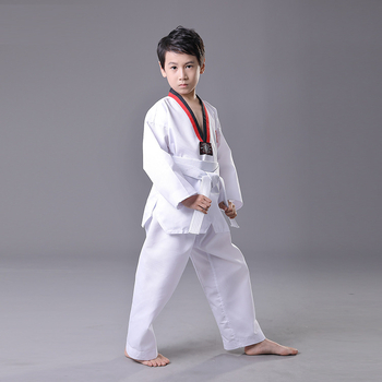 Taekwondo treniņu apģērbs, ķīmisko šķiedru maisījums ar 30% poliesteri, oderējums no kokvilnas 80%, izmēru tolerances 1–2 cm