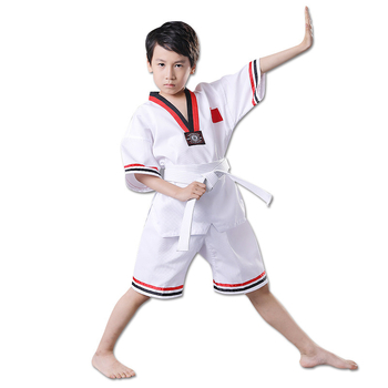 Taekwondo treniņu apģērbs, ķīmisko šķiedru maisījums ar 30% poliesteri, oderējums no kokvilnas 80%, izmēru tolerances 1–2 cm