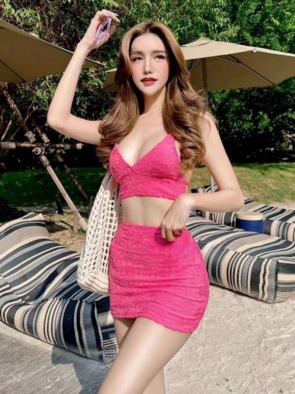 Tri-dijelni bikini set s najlonom 80%, podstava od poliestera-spandexa 20%, ugrađene jastučiće za grudi, korejski stil tijesnog kroja