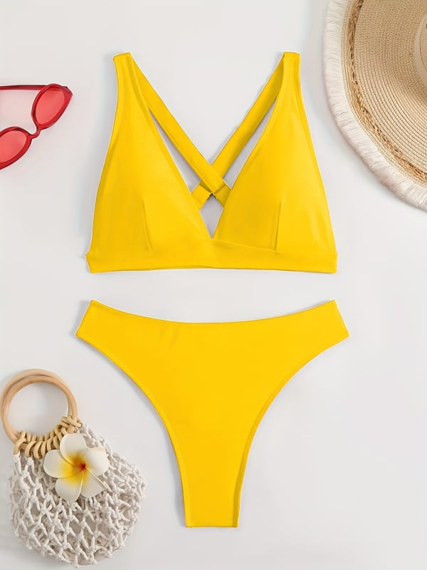 Dva dijelni bikini set s vezicama na leđima, otvorena leđa, pun gornji dio; vanjski materijal 82% poliester, podstava 18% spandex