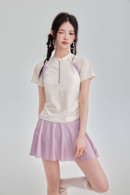 Costum de baie sport din poliester, două piese, stil tenis, croială în stil fustă coreeană, cu burete pentru bust, tăietură pătrată a picioarelor