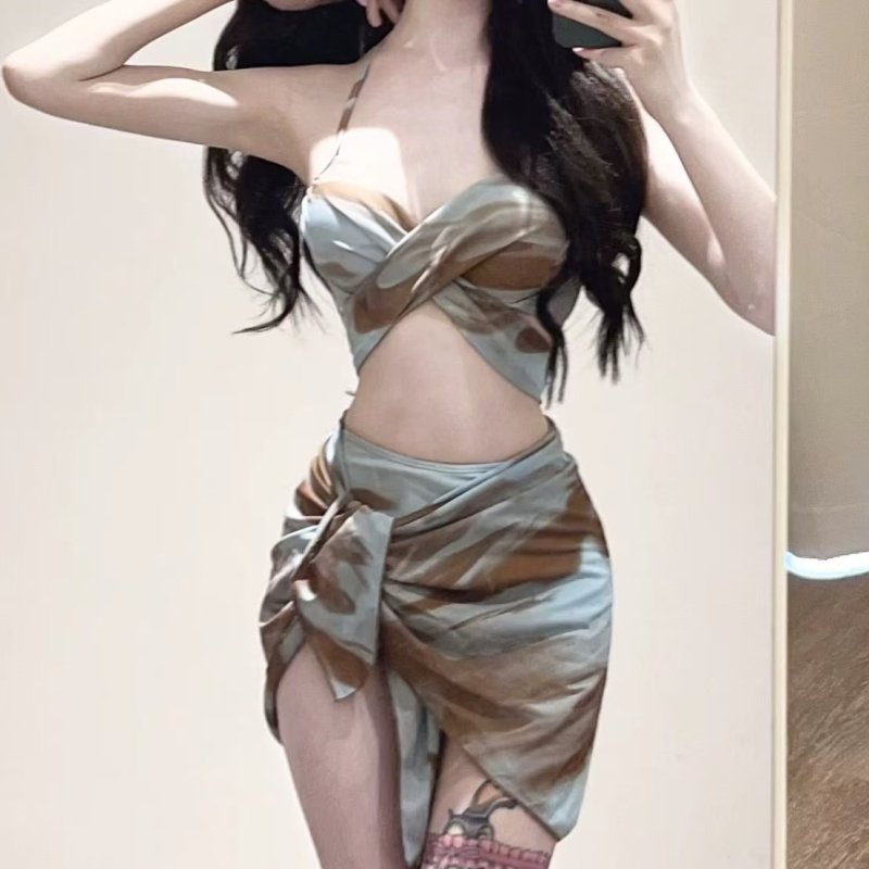 Комплект дамски бански от три части, градиентен принт, плат млечна коприна, 88% полиестер, подплънки за бюст