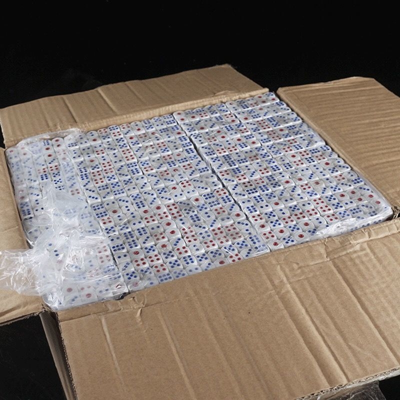 Melamin set kockica s čašicama za kockice, velikim kockicama, dijelovima kockica i šejkerom