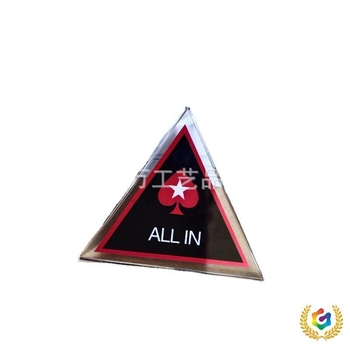 Кристални покер чипове за дилър с възможност за персонализация, 200 бр в кутия, подходящи за покер и други картови игри.