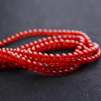 Perle din agate – lucioase, rotunde, stil lux ușor; modelul cum se vede în imagine