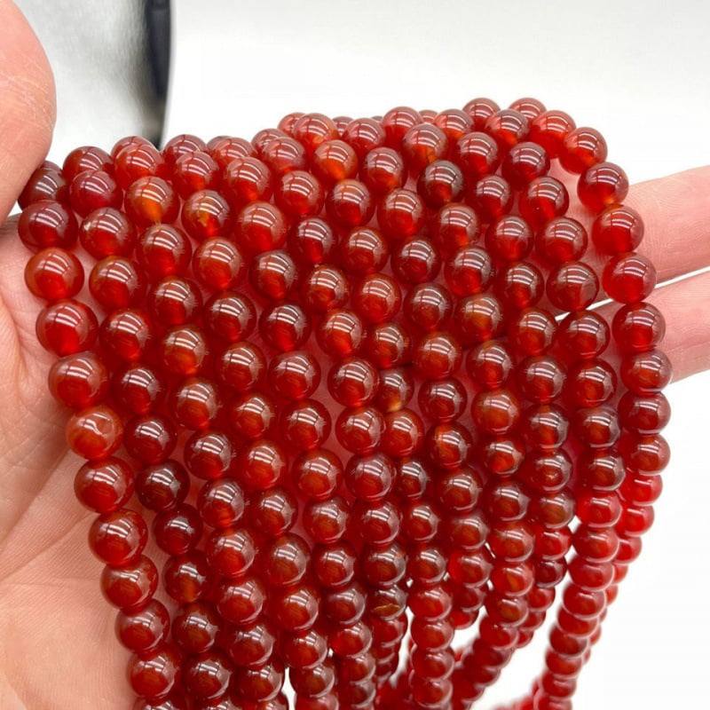 Perle din agate – lucioase, rotunde, stil lux ușor; modelul cum se vede în imagine