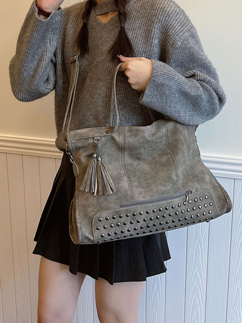 PU Tote kott horisontaalne ruudukujuline kuju, tõmbluku avamine, sisemine zip-tasku, keskmine kõvadus