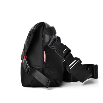 Vīriešu krūšu soma – pilsētas vienkāršība, izturīgs audums, neilona oderējums, liela ietilpība