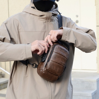 Vīriešu krūšu soma, PU materiāls, ūdensizturīga, poliestera oderde, pavasaris 2024