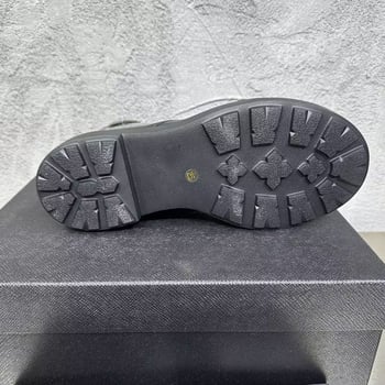 Férfi Martin csizmák, marhabőr felsőrész, gumitalp, elöl kötős zárás, alacsony négyzetes sarok 1–3 cm, téli modell