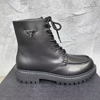 Férfi Martin csizmák, marhabőr felsőrész, gumitalp, elöl kötős zárás, alacsony négyzetes sarok 1–3 cm, téli modell