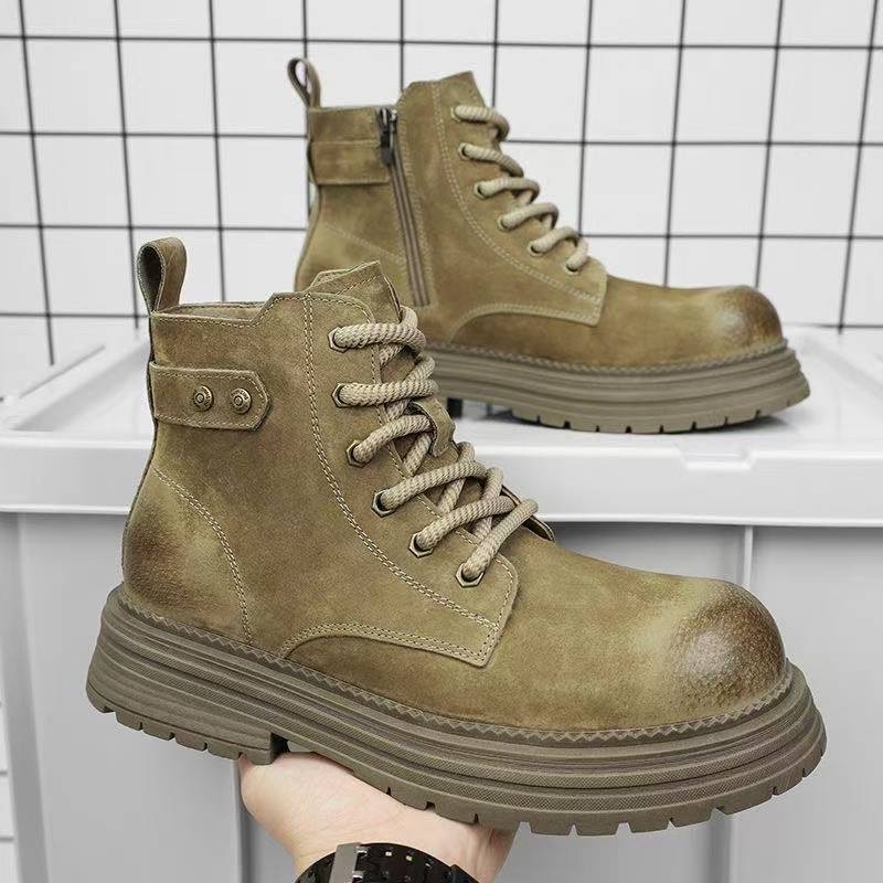 Muške Martin čizme od svinjske kože s gumenom sole, zaobljeni vrh, niski pet (1–3 cm), britanski stil