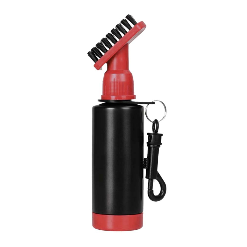 Golf tisztító ecset vízsugár funkcióval és akasztócsattal (műanyag+PP)