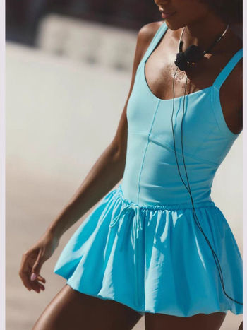 Йога рокля с връзка и сваляща се подплата за бюста, дишаща и бързосъхнеща, еластична; материя: полиестер; 75% найлон + 25% еластан; модел 2025