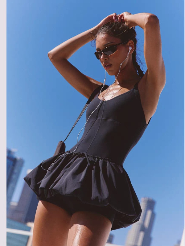 Йога рокля с връзка и сваляща се подплата за бюста, дишаща и бързосъхнеща, еластична; материя: полиестер; 75% найлон + 25% еластан; модел 2025