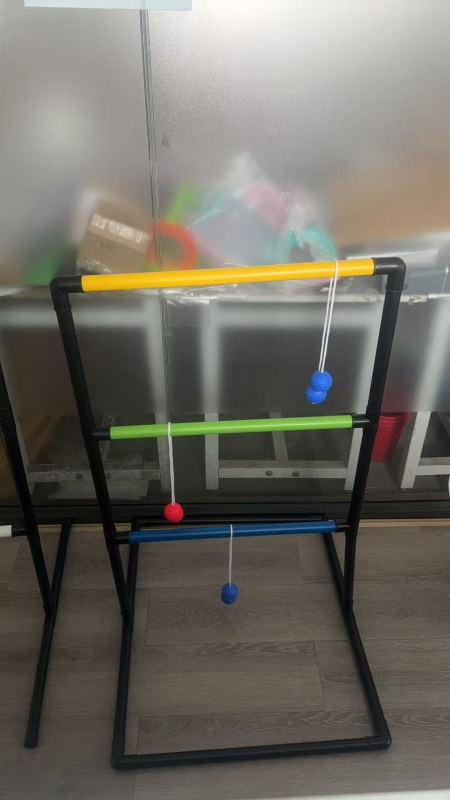 Norsey PVC Ladder Toss spēļu komplekts ar Ladder Golf – Metiena spēle jauniešiem 15–35 gadu vecumā, 2+2 konfigurācija