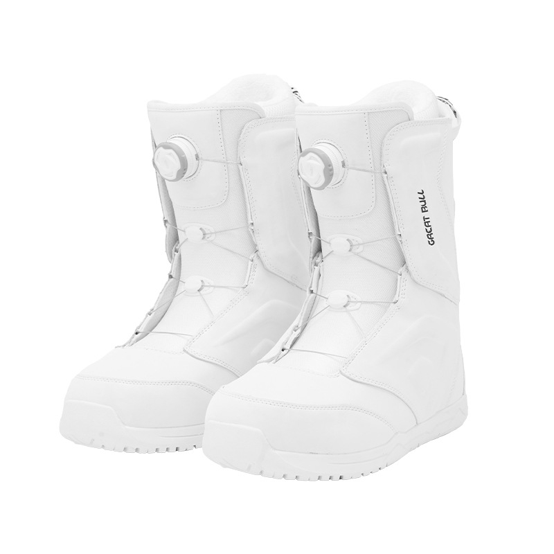 Snowboard csizma uniszex, PU felső rész vízálló anyaggal, külső talp gumi, csillapító talpbetét, hőszigetelés