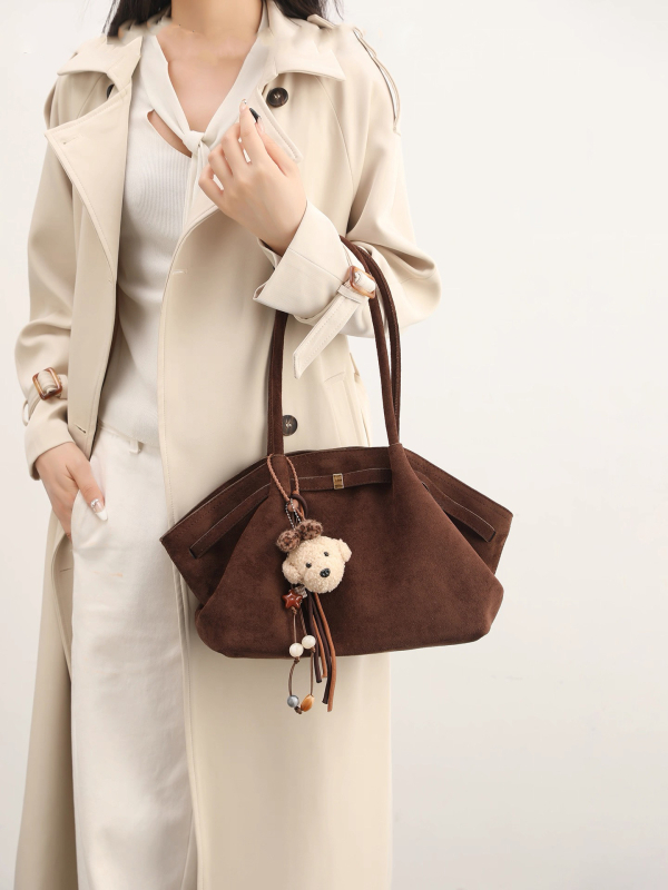 Unisex tote taška z velúru, horizontálny štvorcový tvar, zapínanie na zips a vnútorná kapsa na zips