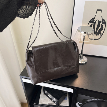Lančasta Tote torba – gradski stil, PU materijal, horizontalni kvadratni oblik, zatvaranje poklopcem, poliester podstava
