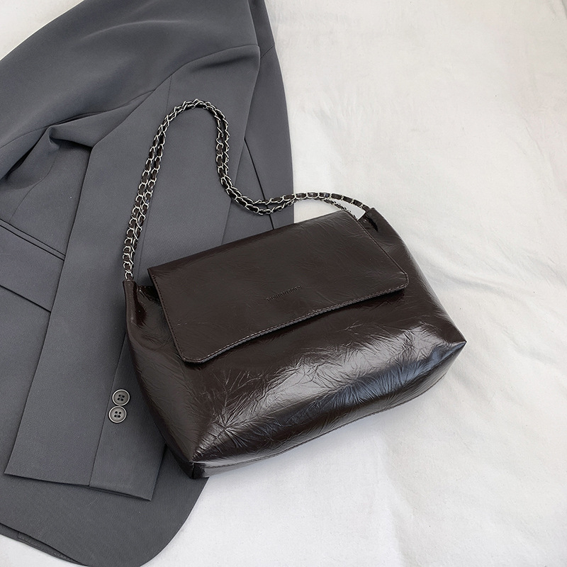 Lančasta Tote torba – gradski stil, PU materijal, horizontalni kvadratni oblik, zatvaranje poklopcem, poliester podstava