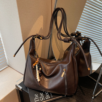 Naiste tote kott, linnalise minimalistliku stiiliga, PU nahk, polüestri vooder, tõmblukk avamine, sisemine tõmblukuga tasku, horisontaalne ruudu kuju, üks õlarihm, sobib crossbody kasutamiseks, sügisel 2025 väljaanne