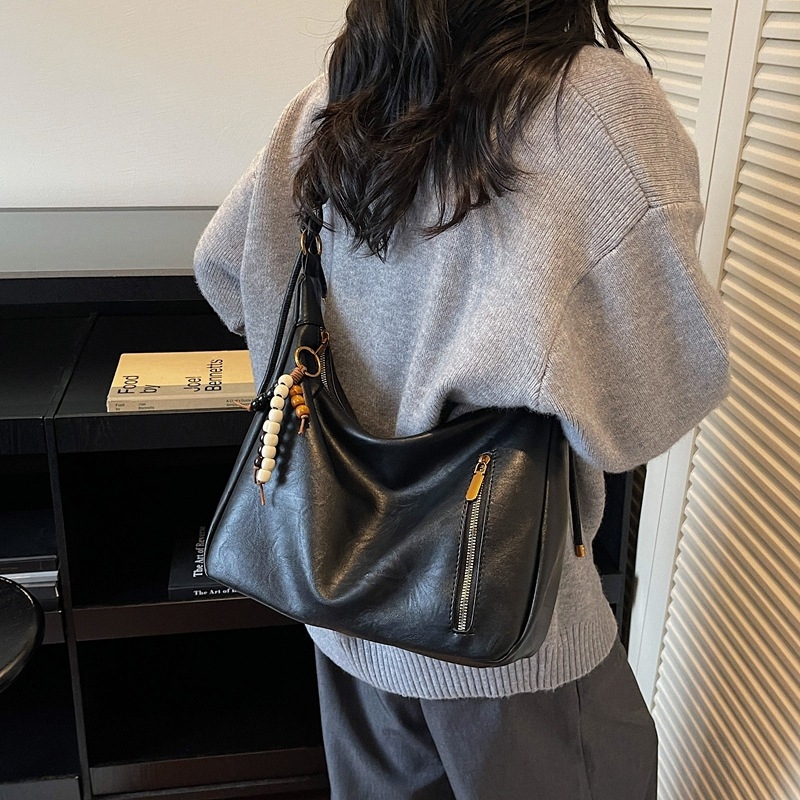 Naiste tote kott, linnalise minimalistliku stiiliga, PU nahk, polüestri vooder, tõmblukk avamine, sisemine tõmblukuga tasku, horisontaalne ruudu kuju, üks õlarihm, sobib crossbody kasutamiseks, sügisel 2025 väljaanne