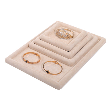 Fából készült ékszer kiállító tál, egyrétegű, egységes megjelenés, összekapcsolt kivitelezés