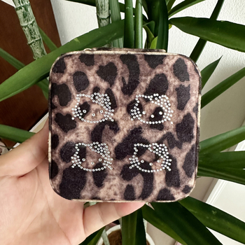 Kutija za nakit s leopard uzorkom od velura, zatvarač i odjeljci, stolni organizator, plastična konstrukcija