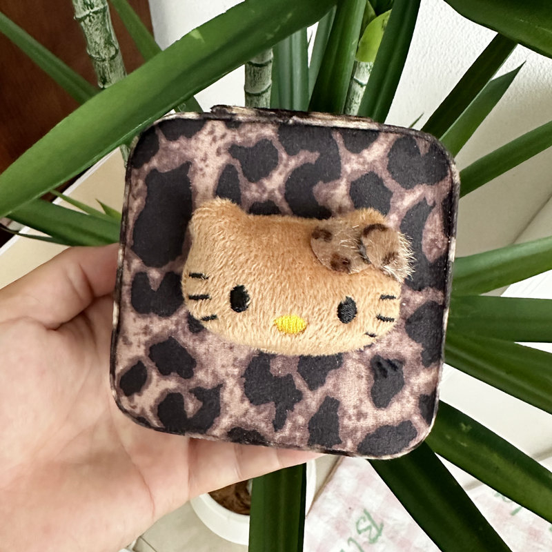 Kutija za nakit s leopard uzorkom od velura, zatvarač i odjeljci, stolni organizator, plastična konstrukcija