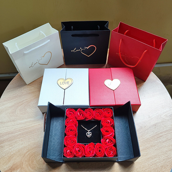 Cutie pentru bijuterii cu uși duble – carton, ambalaj pentru bijuterii, pentru colier/pendant, cu 16 flori de trandafir, cutie cadou și pungă cadou