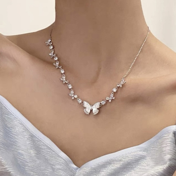 Ogrlica s geometrijskim oblikom i nepravilnim lancem, bakreni privjesak