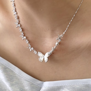 Ogrlica s geometrijskim oblikom i nepravilnim lancem, bakreni privjesak