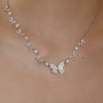 Ogrlica s geometrijskim oblikom i nepravilnim lancem, bakreni privjesak