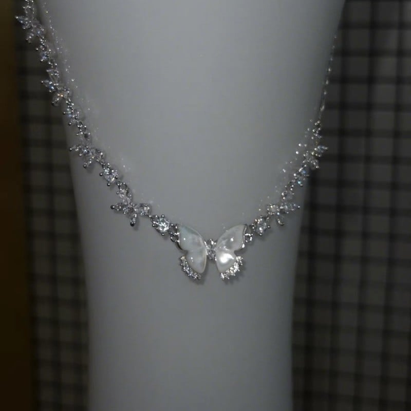 Ogrlica s geometrijskim oblikom i nepravilnim lancem, bakreni privjesak