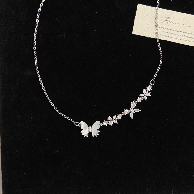 Ogrlica s geometrijskim oblikom i nepravilnim lancem, bakreni privjesak