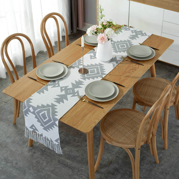 Stolnjak s resicama, nordijski moderni europski stil