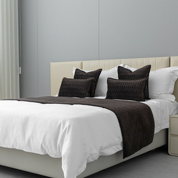 Hotellitoa voodi dekorekomplekt: voodiäärne lint ja padjad – materjal: polüester; stiil: kerge luksus; muster: ühevärviline; stiili positsioon: hotell