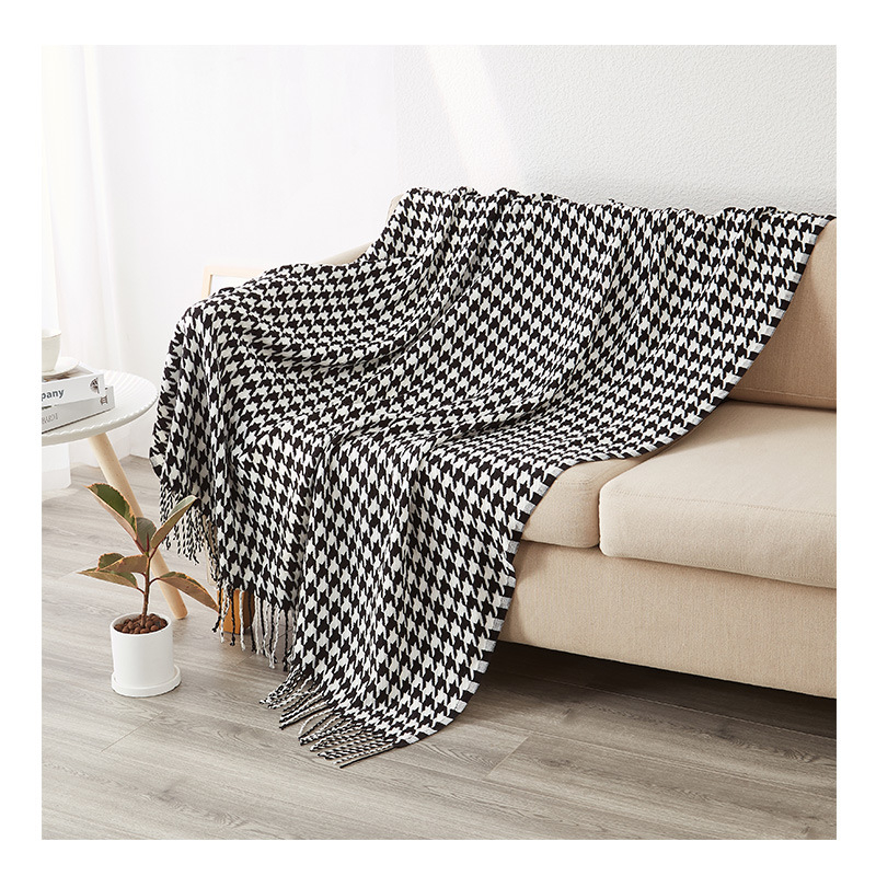 Pletena kauč deka s uzorkom Houndstooth, geometrijski uzorak, jednostavan moderni skandinavski stil; skupljanje 2-3%, postojanost boje 2-3%