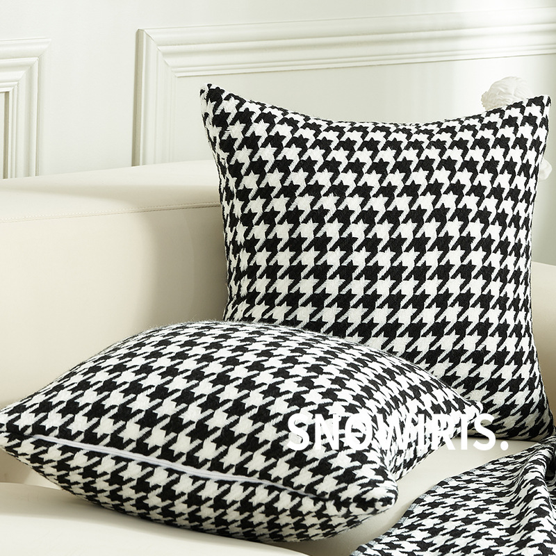 Pletena kauč deka s uzorkom Houndstooth, geometrijski uzorak, jednostavan moderni skandinavski stil; skupljanje 2-3%, postojanost boje 2-3%