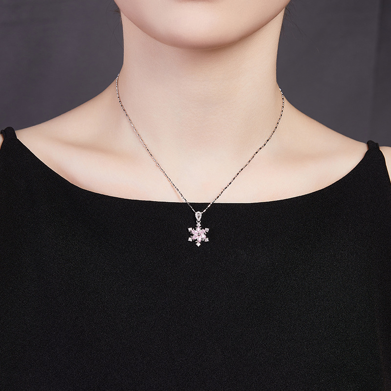 Ogrlica od 925 srebra s rotirajućom pahuljom i cirkonima, standardni lanac, opseg 41–50 cm, Instagram stil, jesen 2025