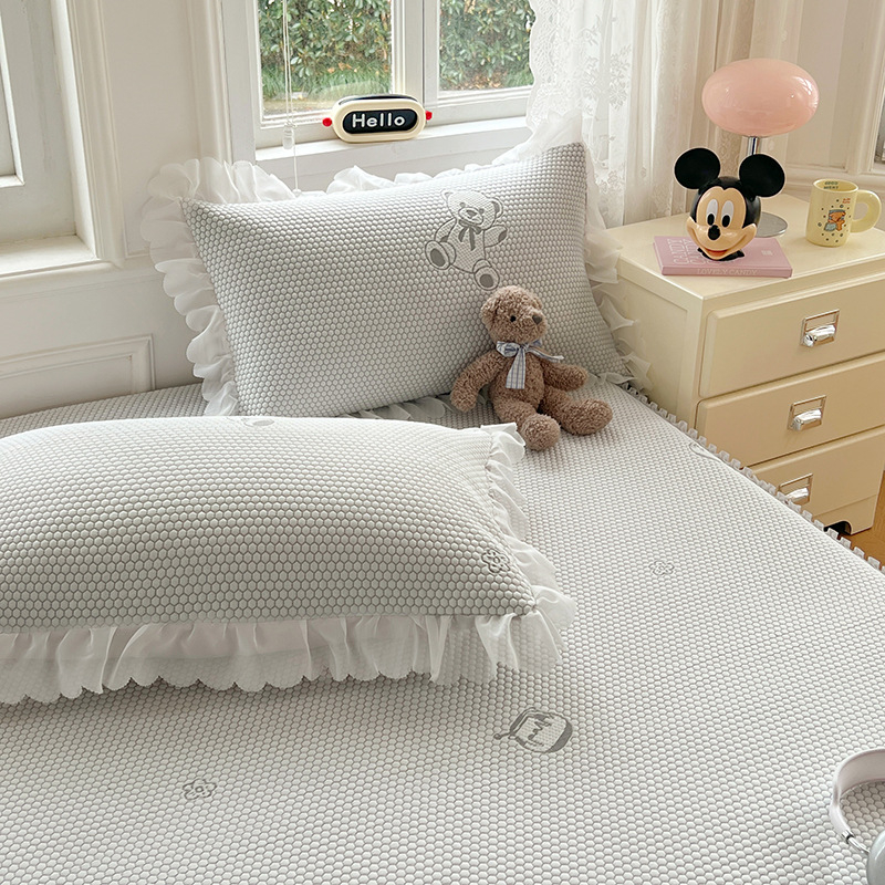 Комплект ледено-коприна матове за легло – миещи се, сгъваеми, жакардова тъкан, вискозно влакно, три части